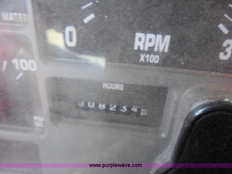 image for item I1375 1999 International 4900 dump truck