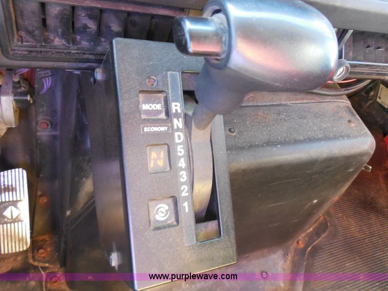 image for item I1375 1999 International 4900 dump truck