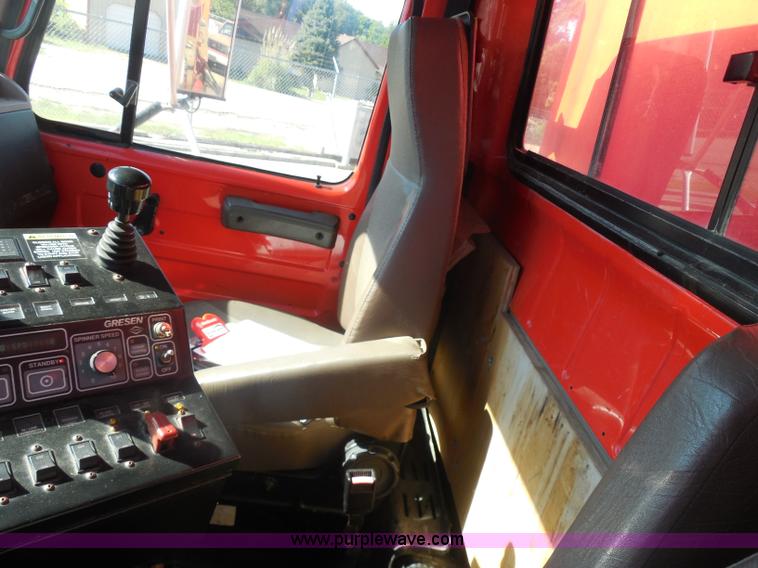 image for item I1375 1999 International 4900 dump truck