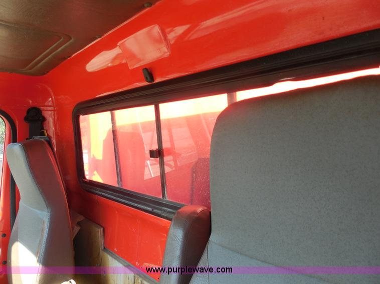 image for item I1375 1999 International 4900 dump truck