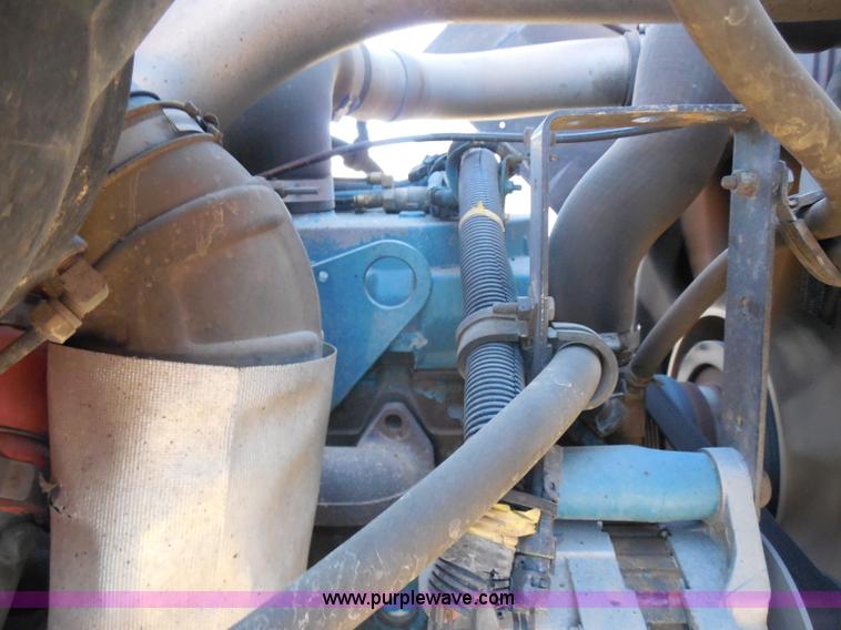 image for item I1375 1999 International 4900 dump truck