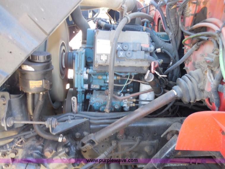 image for item I1375 1999 International 4900 dump truck