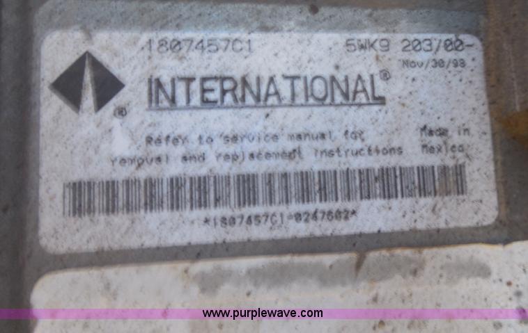 image for item I1375 1999 International 4900 dump truck