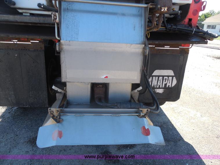 image for item I1375 1999 International 4900 dump truck