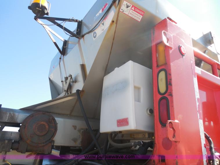 image for item I1375 1999 International 4900 dump truck