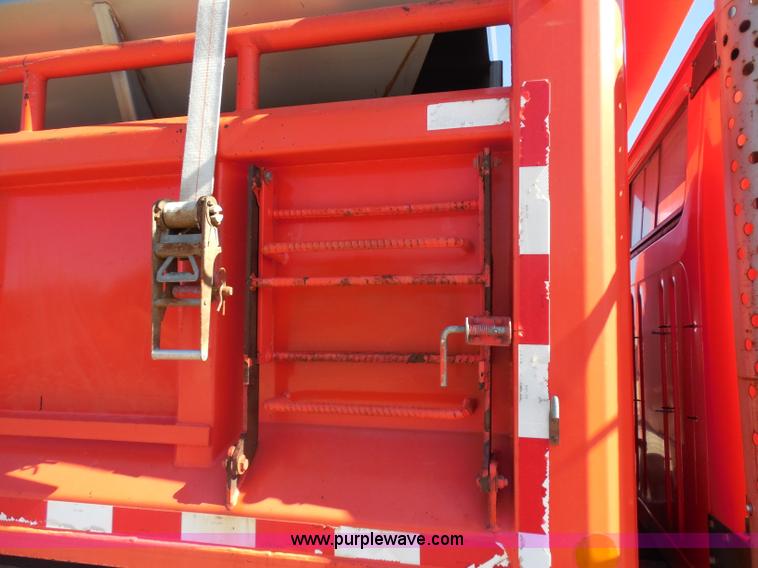 image for item I1375 1999 International 4900 dump truck