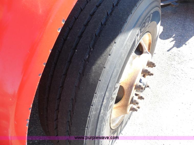 image for item I1375 1999 International 4900 dump truck