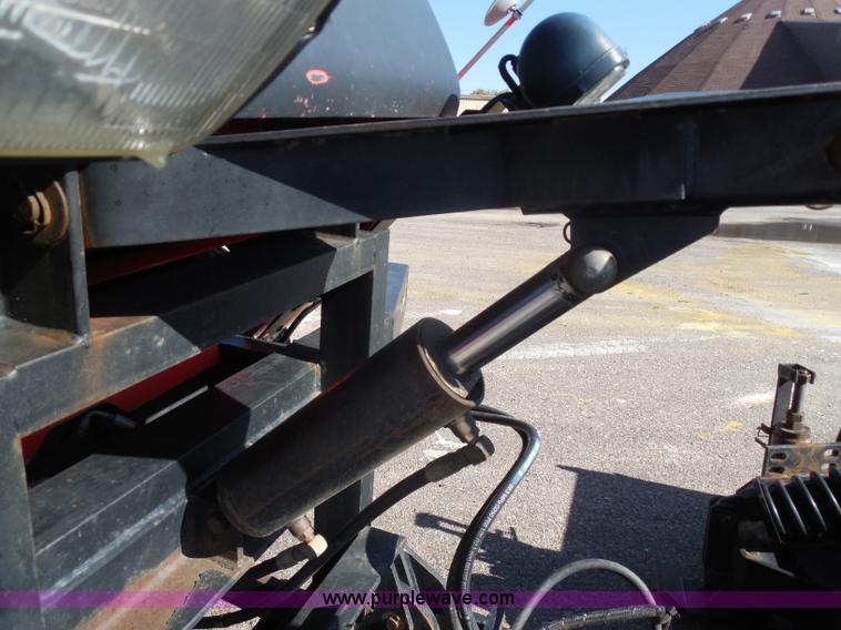 image for item I1375 1999 International 4900 dump truck