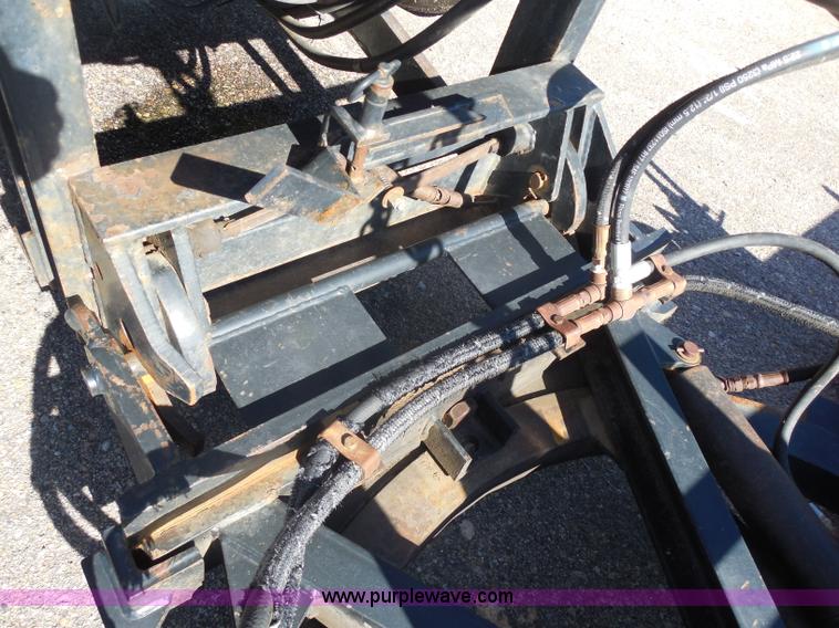 image for item I1375 1999 International 4900 dump truck