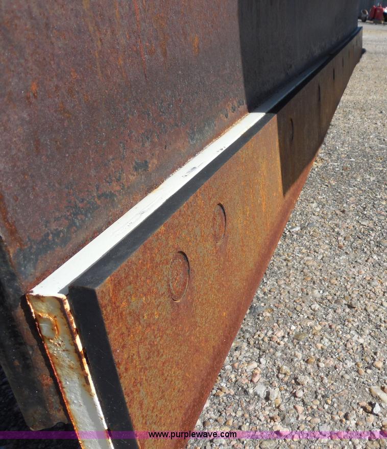 image for item I1375 1999 International 4900 dump truck