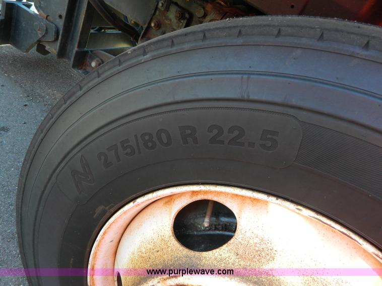 image for item I1375 1999 International 4900 dump truck