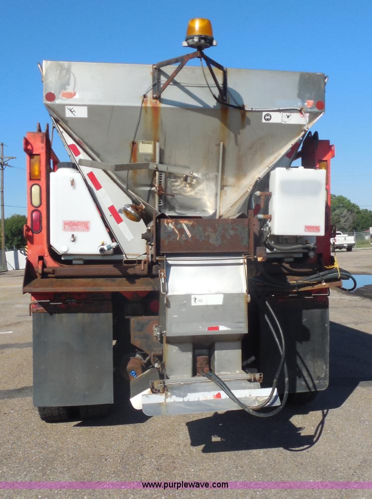 image for item I1377 1999 International 4900 dump truck