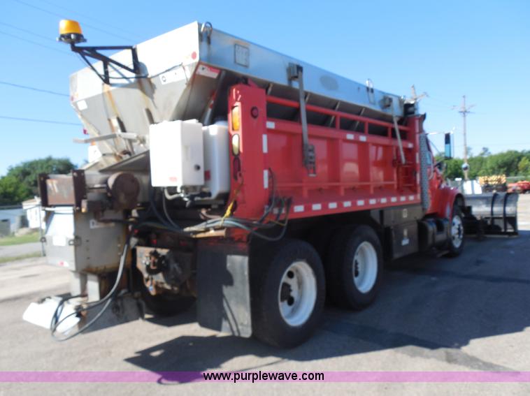 image for item I1377 1999 International 4900 dump truck