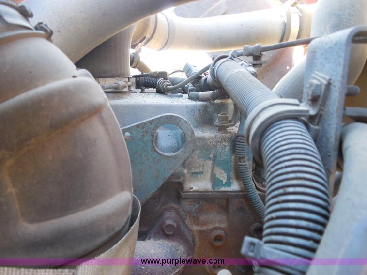 image for item I1377 1999 International 4900 dump truck