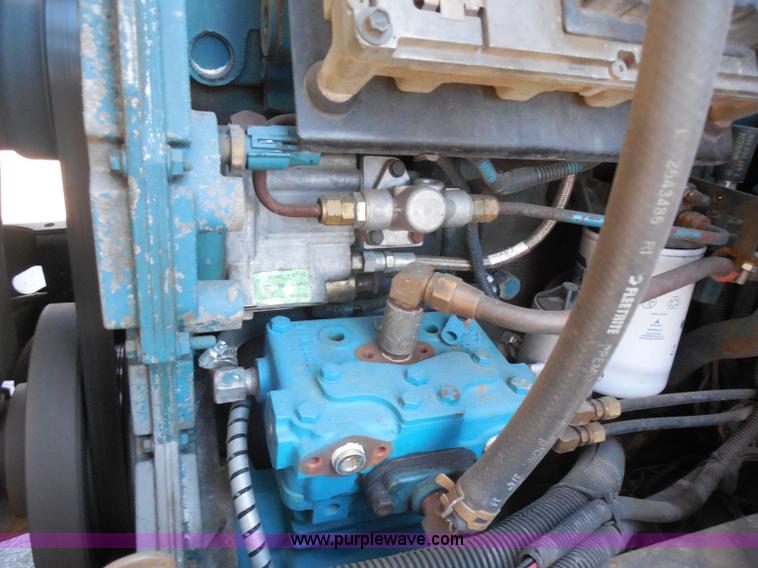 image for item I1377 1999 International 4900 dump truck