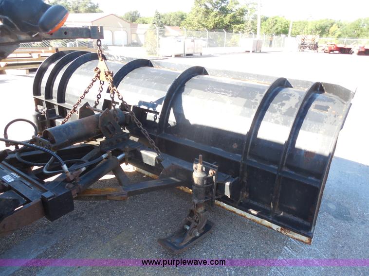 image for item I1377 1999 International 4900 dump truck