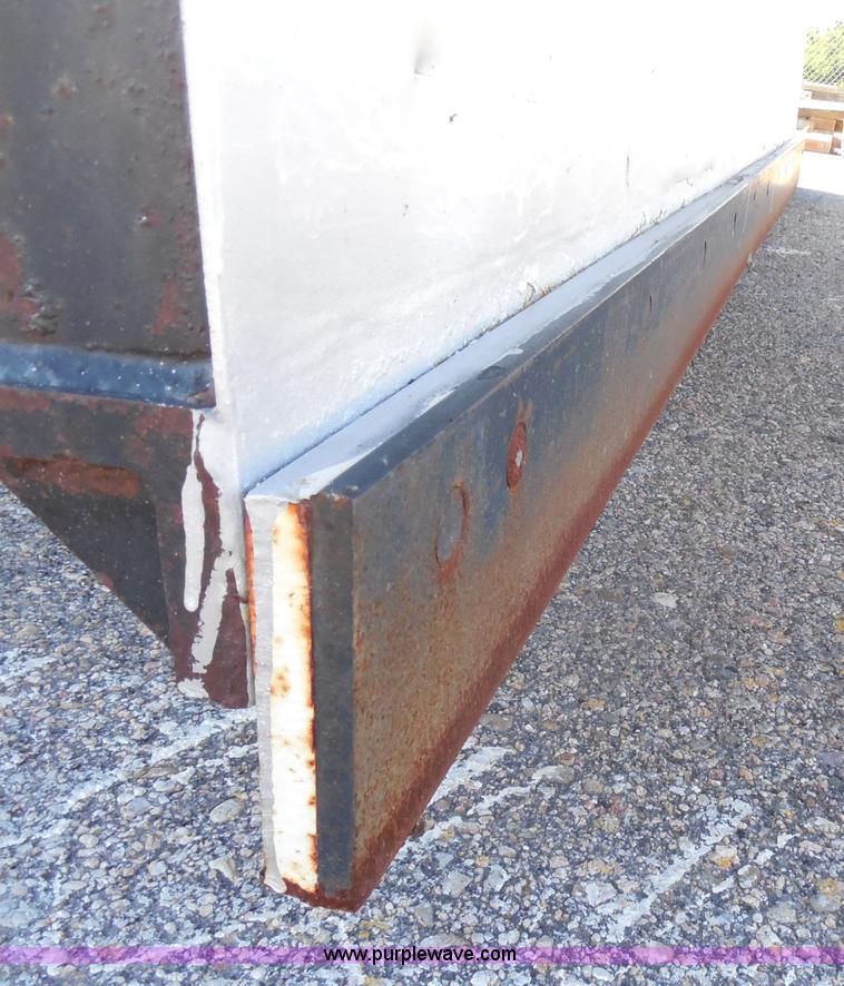 image for item I1377 1999 International 4900 dump truck