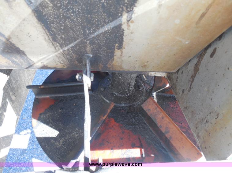 image for item I1377 1999 International 4900 dump truck