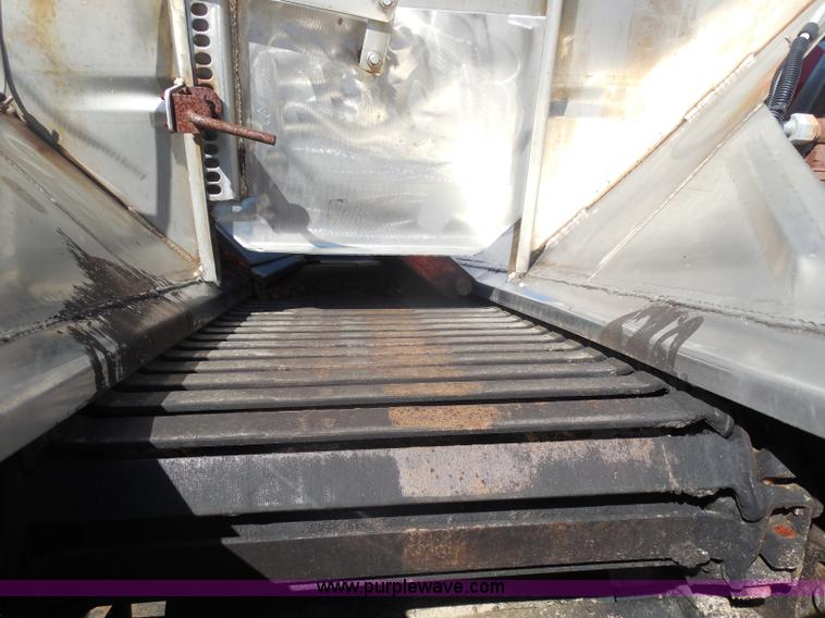 image for item I1377 1999 International 4900 dump truck