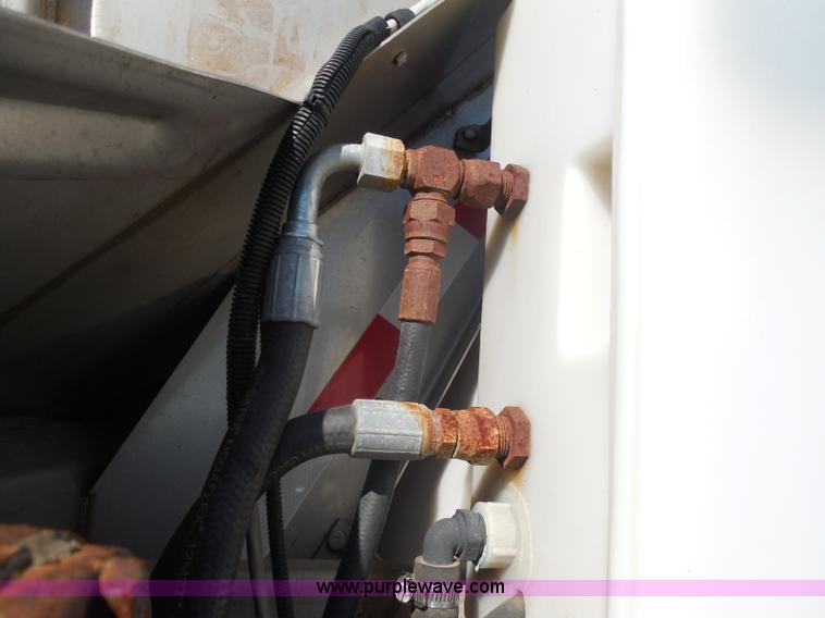 image for item I1377 1999 International 4900 dump truck