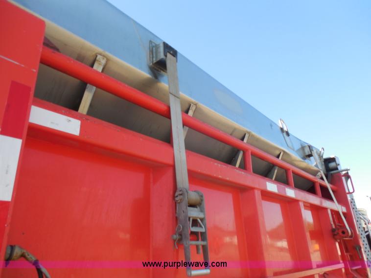 image for item I1377 1999 International 4900 dump truck