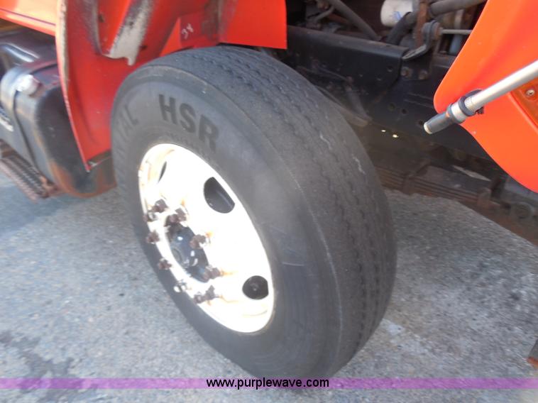 image for item I1377 1999 International 4900 dump truck