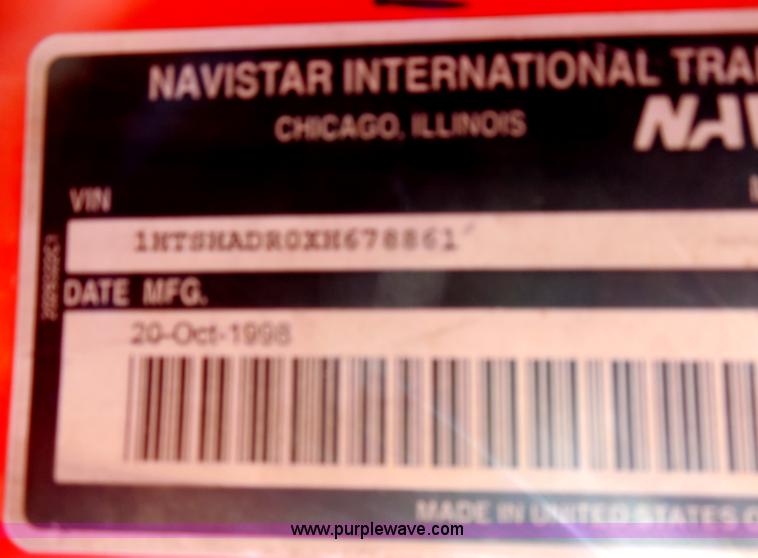 image for item I1377 1999 International 4900 dump truck