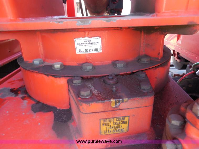 image for item I1378 1994 Ford LNT8000 tilt bed truck