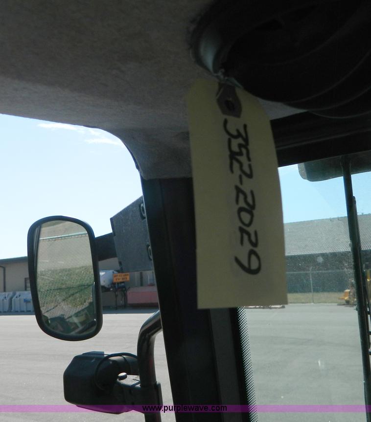 image for item I1396 1999 Ford TS100 tractor