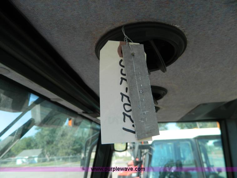 image for item I1397 1997 Ford 6640SL tractor