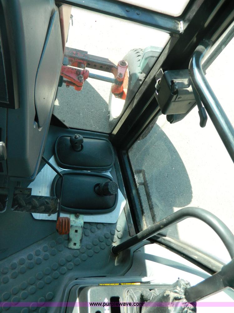 image for item I1397 1997 Ford 6640SL tractor