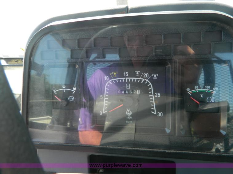 image for item I1397 1997 Ford 6640SL tractor