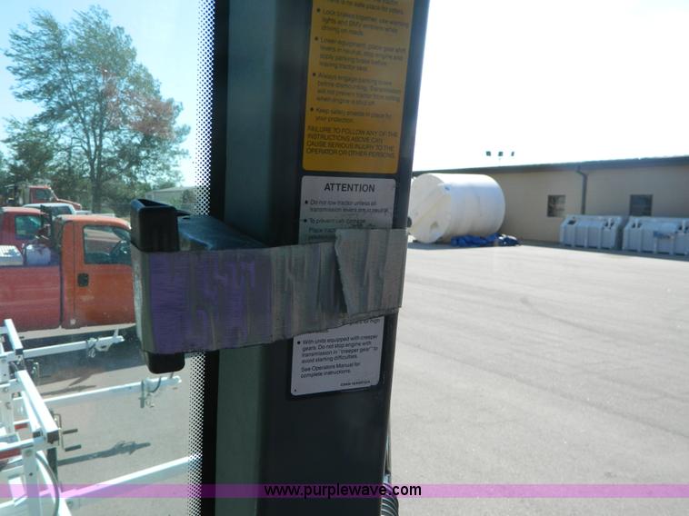 image for item I1397 1997 Ford 6640SL tractor