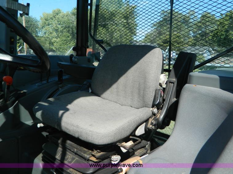 image for item I1397 1997 Ford 6640SL tractor