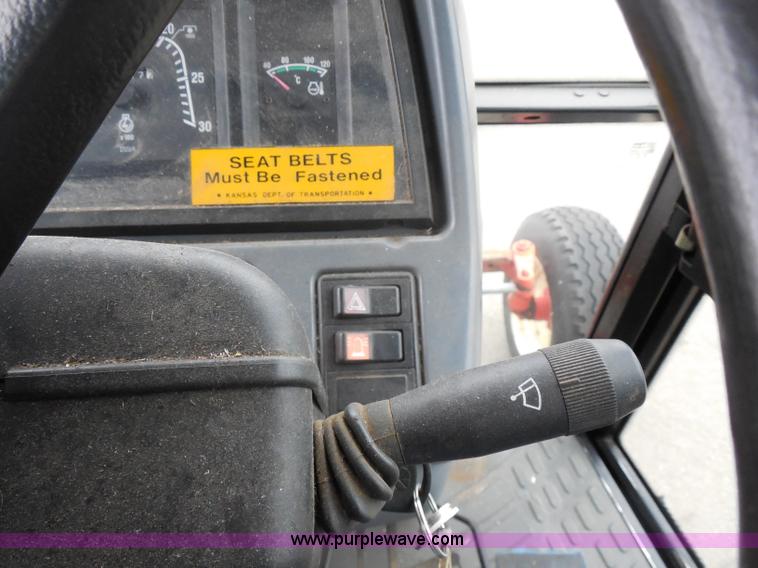 image for item I1398 1999 Ford TS100 tractor