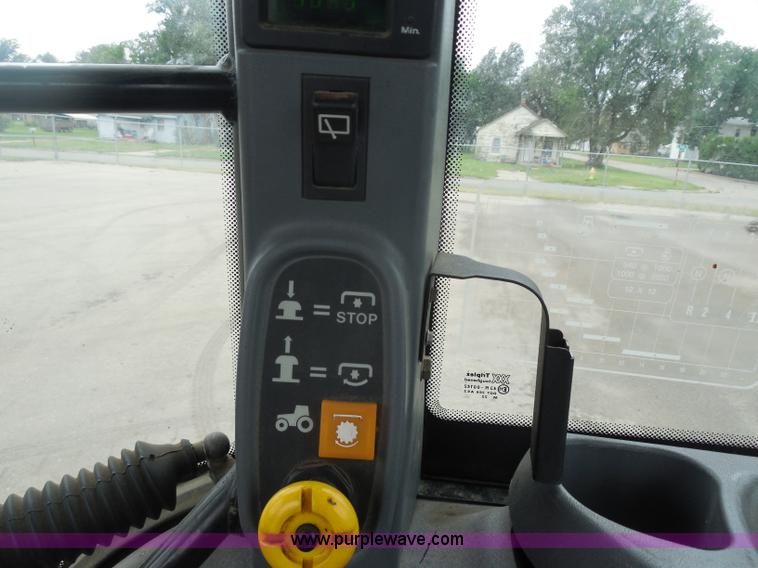 image for item I1398 1999 Ford TS100 tractor