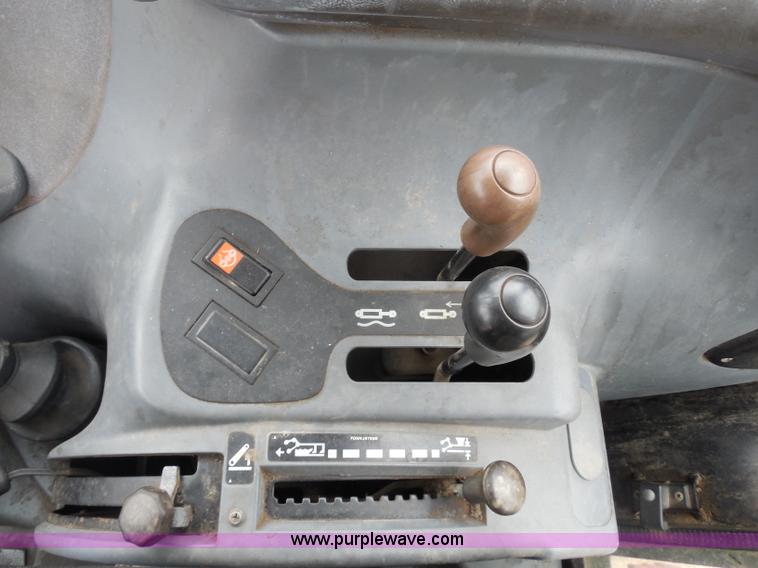 image for item I1398 1999 Ford TS100 tractor