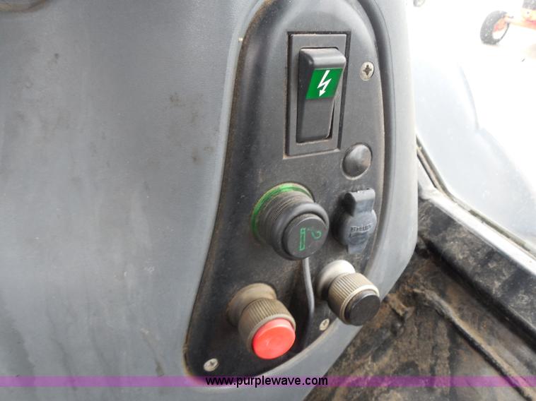 image for item I1398 1999 Ford TS100 tractor