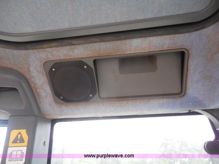 image for item I1398 1999 Ford TS100 tractor