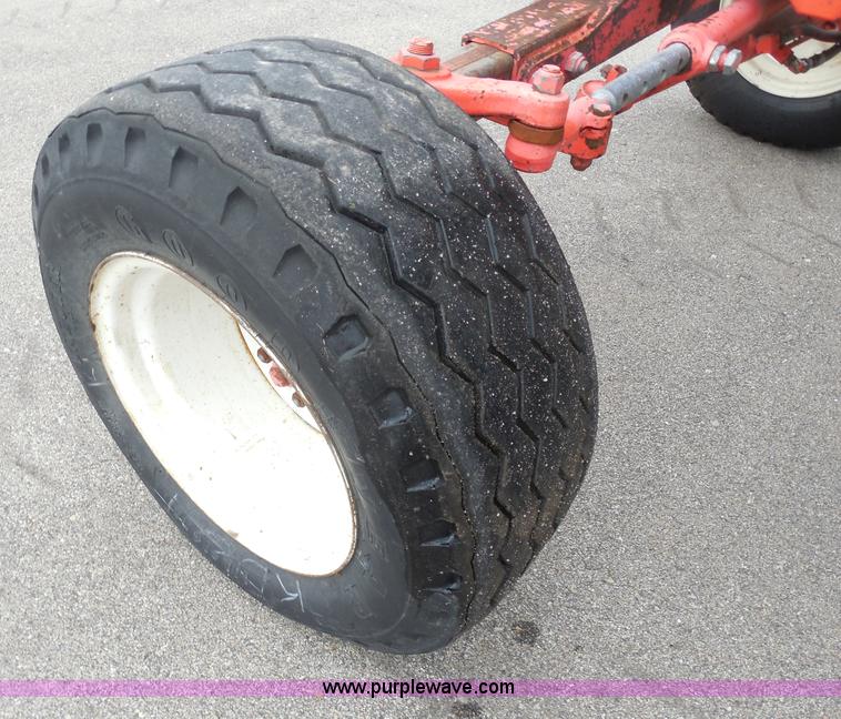 image for item I1398 1999 Ford TS100 tractor