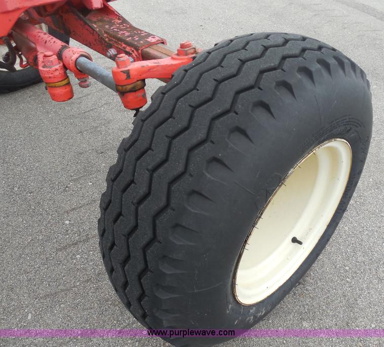 image for item I1398 1999 Ford TS100 tractor