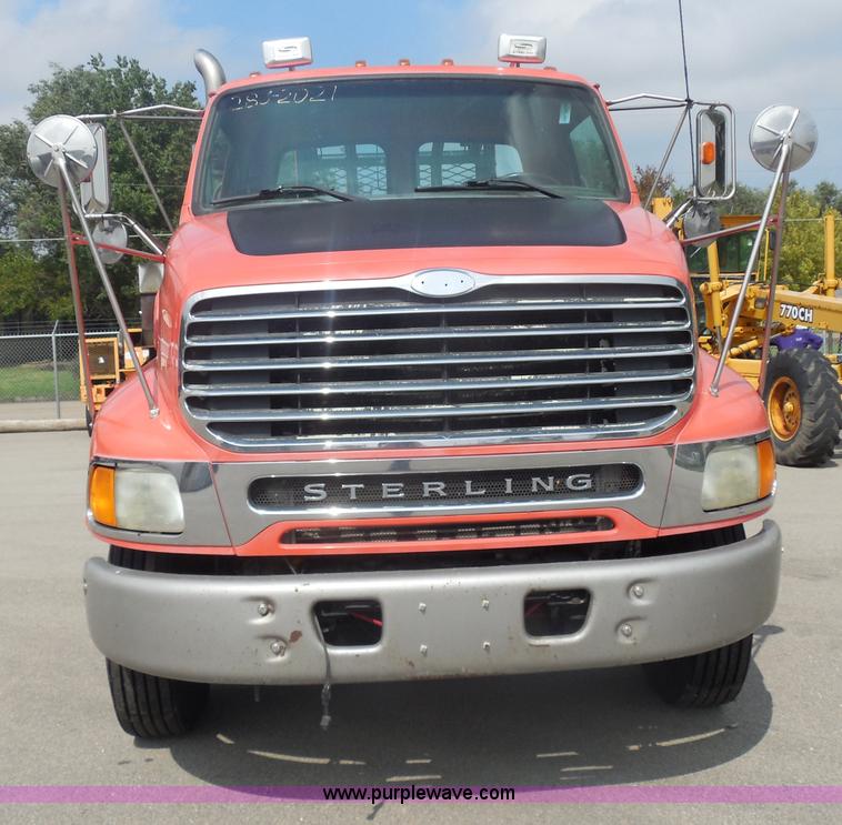 image for item I1411 2002 Sterling LT9500 semi truck