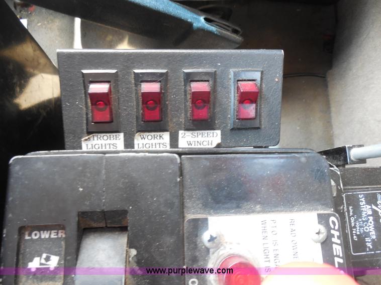 image for item I1411 2002 Sterling LT9500 semi truck