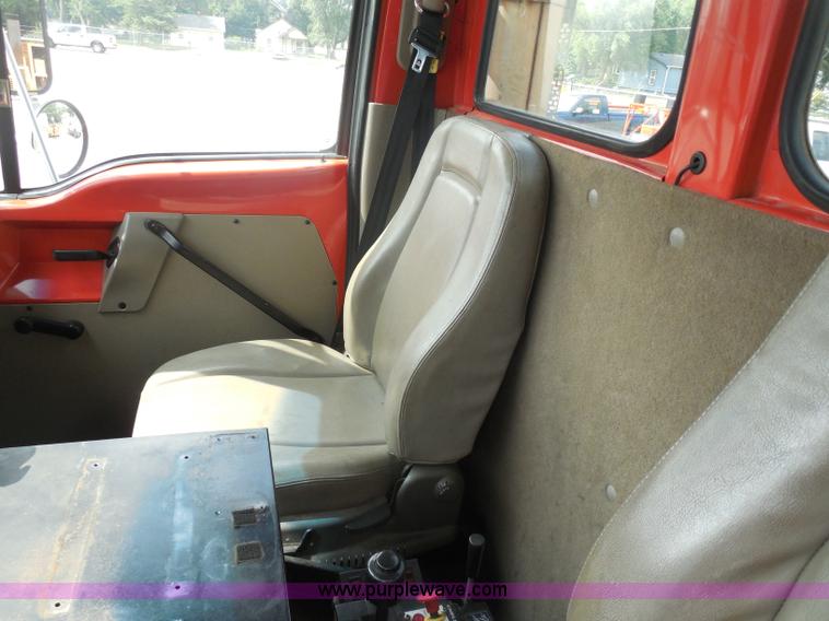 image for item I1411 2002 Sterling LT9500 semi truck