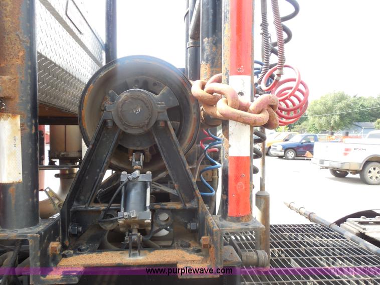 image for item I1411 2002 Sterling LT9500 semi truck