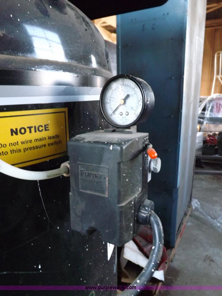 image for item I7517 Classic C7180230 vertical air compressor