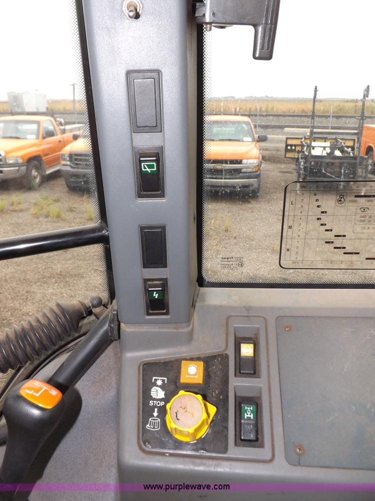 image for item I7525 1998 Ford New Holland 7740SL MFWD tractor