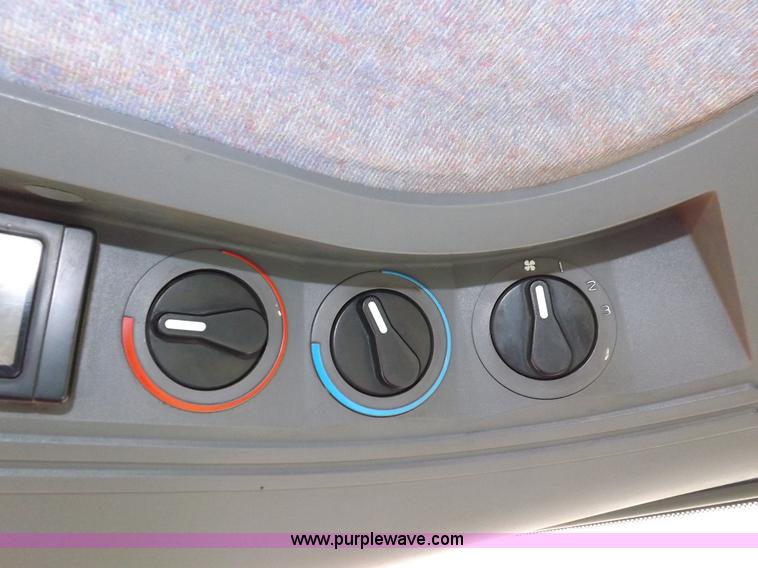 image for item I7525 1998 Ford New Holland 7740SL MFWD tractor