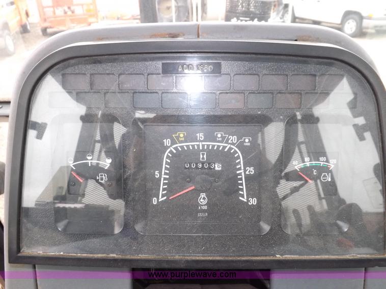 image for item I7526 1997 Ford New Holland 6640SL tractor