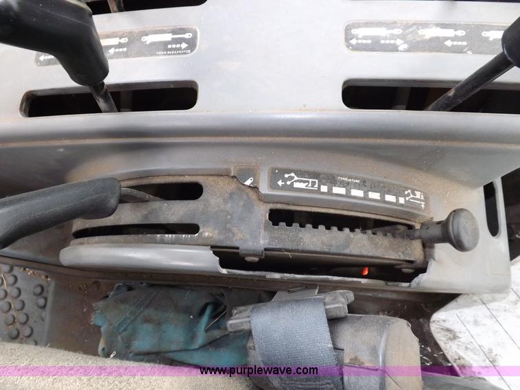 image for item I7526 1997 Ford New Holland 6640SL tractor